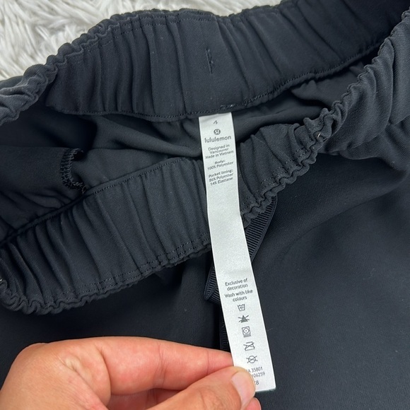 Lululemon On The Fly Skirt *Woven Black - Picture 3 of 5